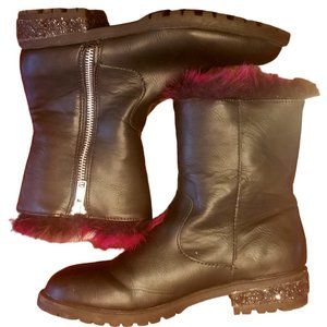 NWOT | Steve Madden | Zip Up | Faux Fox Fur | Black Glitter Heel | Size: 4